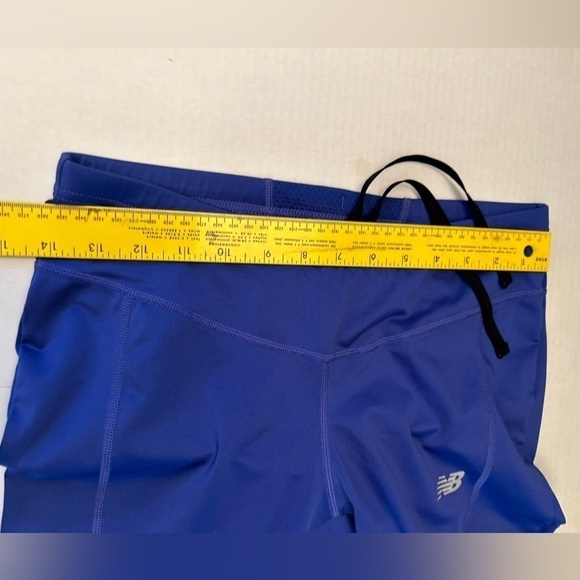 New Balance purple crop leggings with elastic waist & draw string. Sz-M. O10 - Picture 3 of 6